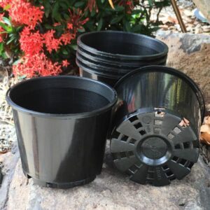 Plastic pots